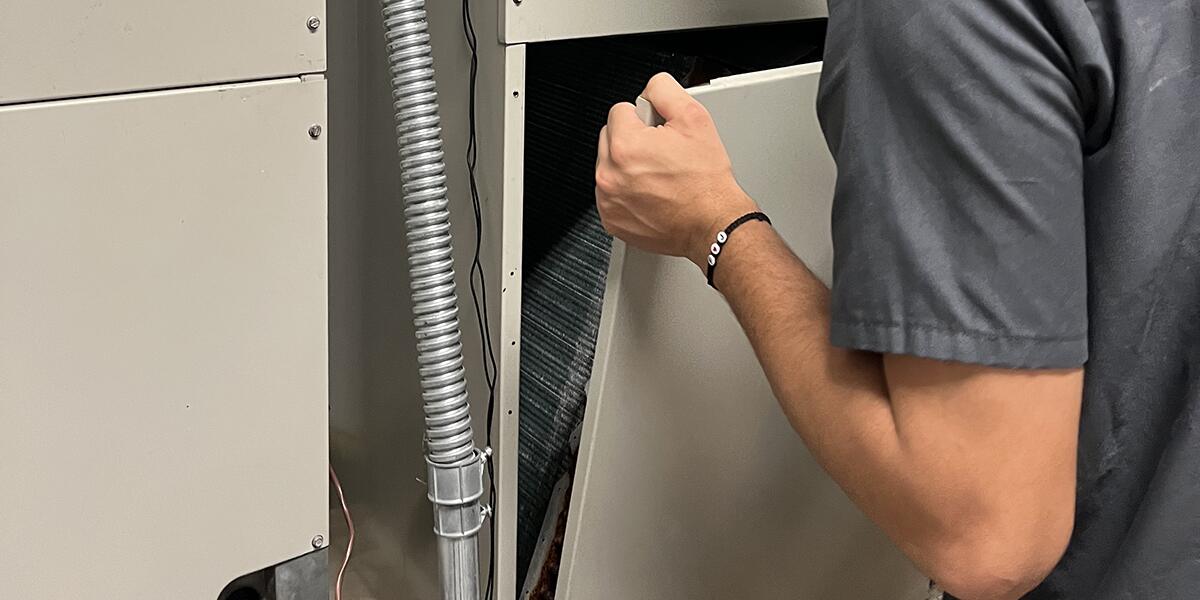 how does a gas furnace work